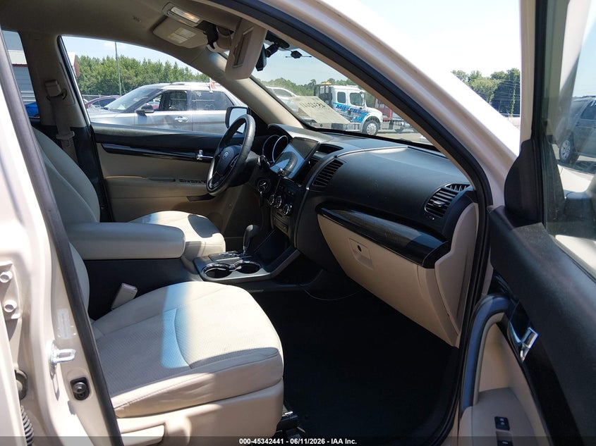 2012 Kia Sorento VIN 5XYKT4A67CG212953 IAAI salvage auction — RIGHT FRONT, Salvage Title, sold $925 on 2026-07-22 (photo 5)