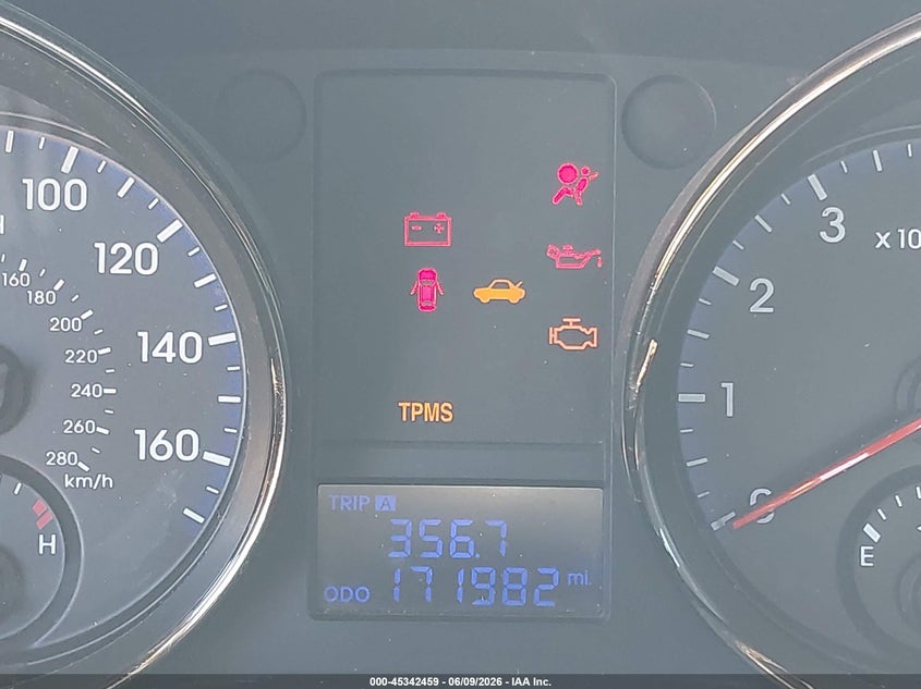 2012 Hyundai Genesis VIN KMHHU6KH4CU071305 IAAI salvage auction — NORMAL WEAR, Salvage Title, sold $450 on 2026-07-29 (photo 7)