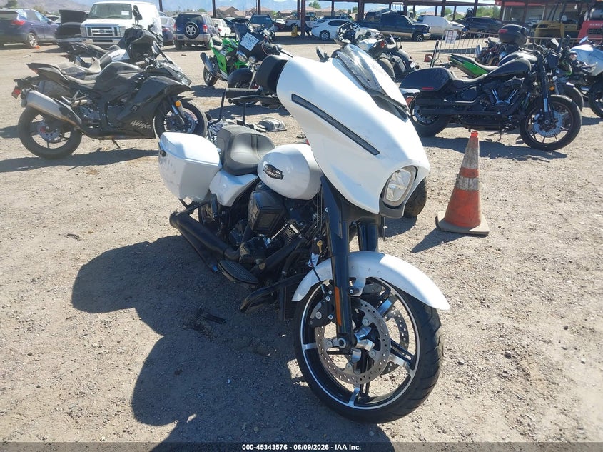 2024 Harley-davidson Street glide VIN 1HD1KB71XRB628978 IAAI salvage auction — LEFT SIDE, Salvage (Arizona), sold $9,300 on 2026-07-28 (photo 1)