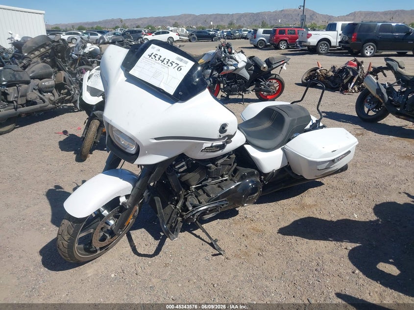 2024 Harley-davidson Street glide VIN 1HD1KB71XRB628978 IAAI salvage auction — LEFT SIDE, Salvage (Arizona), sold $9,300 on 2026-07-28 (photo 2)
