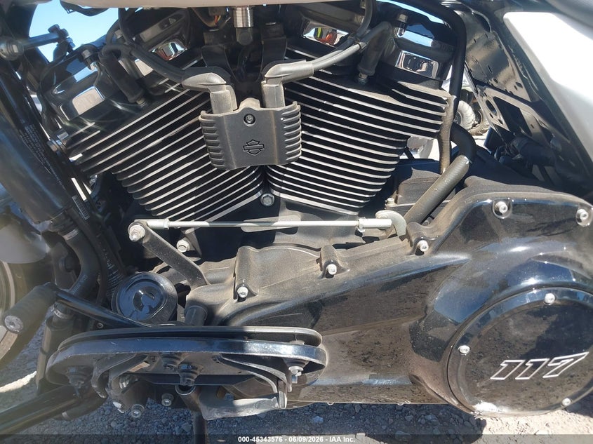 2024 Harley-davidson Street glide VIN 1HD1KB71XRB628978 IAAI salvage auction — LEFT SIDE, Salvage (Arizona), sold $9,300 on 2026-07-28 (photo 9)