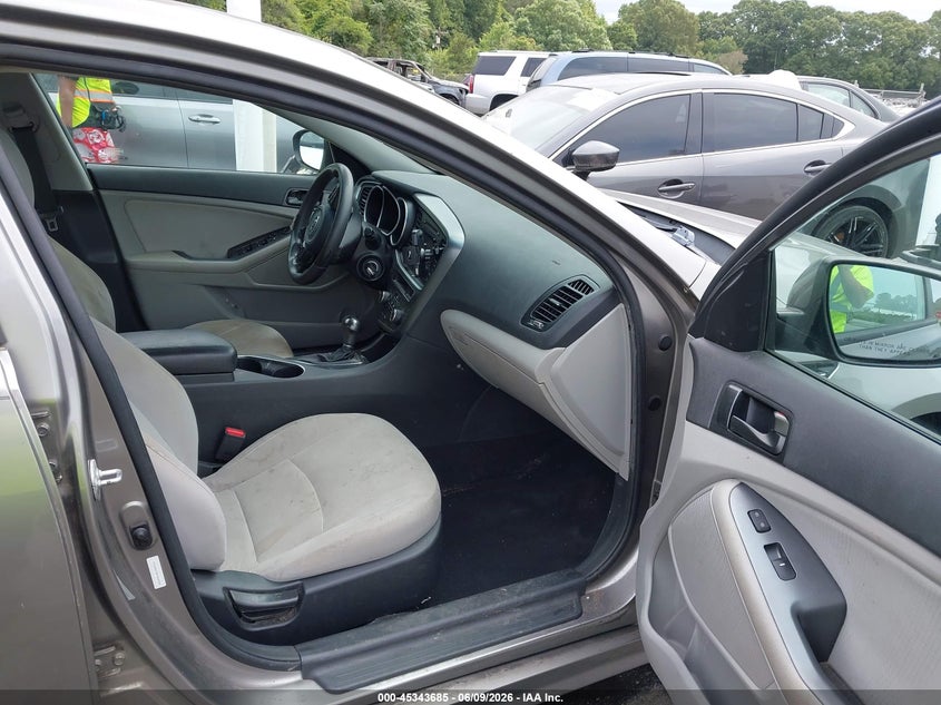 2015 Kia Optima VIN 5XXGM4A78FG468300 IAAI salvage auction — NORMAL WEAR, Salvage Title, sold $950 on 2026-07-16 (photo 5)