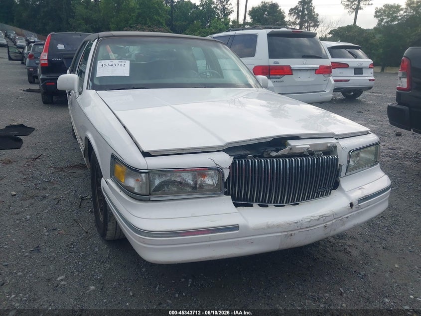 1996 Lincoln TOWN CAR VIN 1LNLM81W1TY627634 IAAI salvage auction — FRONT END, Salvage (Georgia), sold $450 on 2026-07-10 (photo 1)