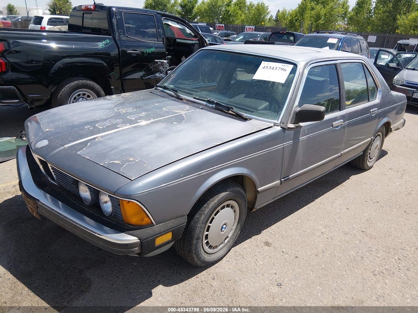 1984 BMW 7er VIN WBAFF740XE7398065 IAAI salvage auction — NORMAL WEAR, Clear (Colorado), sold $1,100 on 2026-07-07 (photo 2)