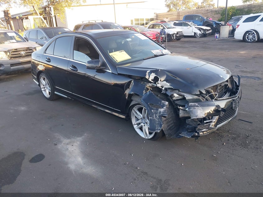 2014 Mercedes-benz C-klasse VIN WDDGF4HB6EG187761 IAAI salvage auction — RIGHT FRONT, Salvage Title, sold $650 on 2026-07-17 (photo 1)