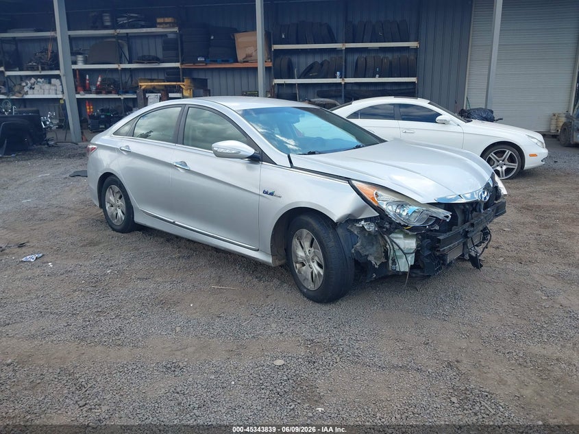 2013 Hyundai VIN KMHEC4A48DA082934 IAAI salvage auction — FRONT END, Salvage (Hawaii), sold $0 on 2026-09-15 (photo 1)