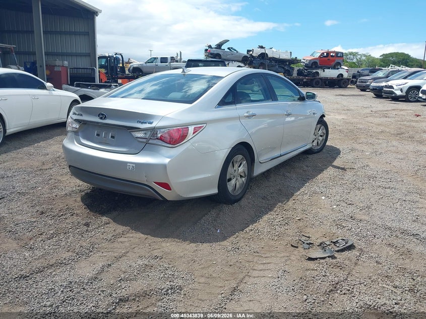 2013 Hyundai VIN KMHEC4A48DA082934 IAAI salvage auction — FRONT END, Salvage (Hawaii), sold $0 on 2026-09-15 (photo 4)
