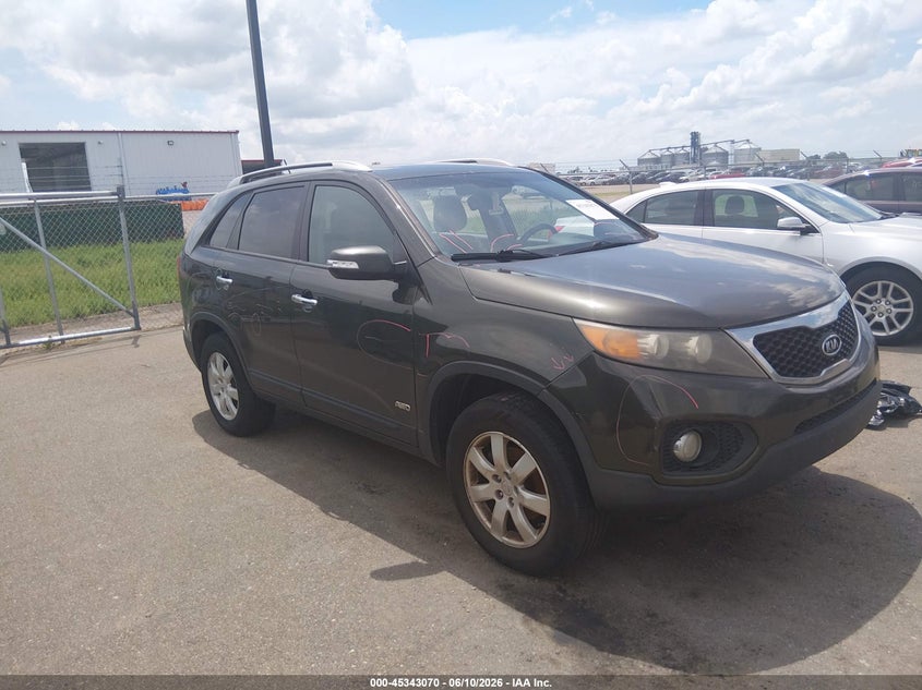 2011 Kia Sorento VIN 5XYKTCA13BG141845 IAAI salvage auction — SIDE, Prior Salvage (Minnesota), sold $425 on 2026-07-22 (photo 1)