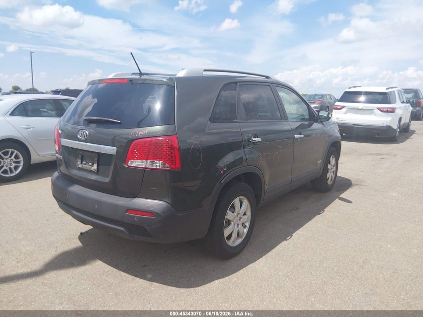 2011 Kia Sorento VIN 5XYKTCA13BG141845 IAAI salvage auction — SIDE, Prior Salvage (Minnesota), sold $425 on 2026-07-22 (photo 4)