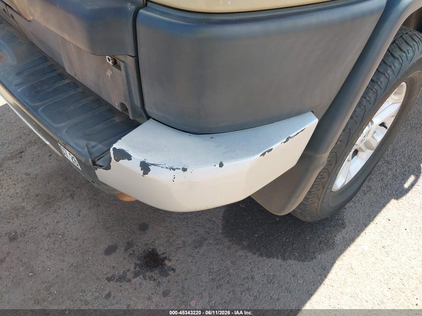 2014 Toyota Fj cruiser VIN JTEBU4BF6EK187550 IAAI salvage auction — REAR END, Salvage (Hawaii), sold $8,000 on 2026-08-18 (photo 6)