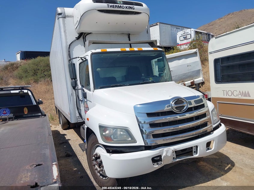 2019 Hino 268/338 VIN 5PVNV8JV1K4S58586 — IAAI salvage auction photo