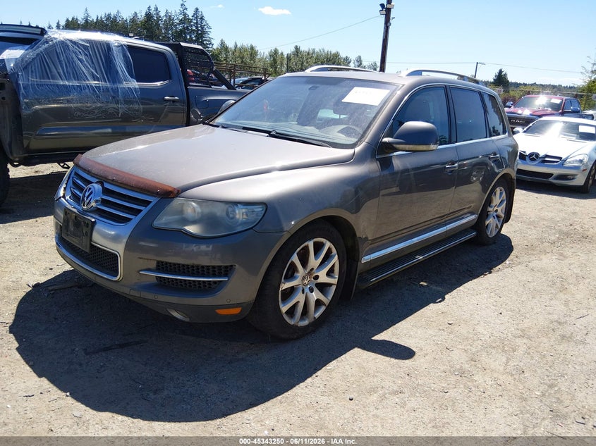2008 Volkswagen Touareg VIN WVGMB77L18D038664 IAAI salvage auction — NORMAL WEAR, Clear (Washington), sold $425 on 2026-07-15 (photo 2)