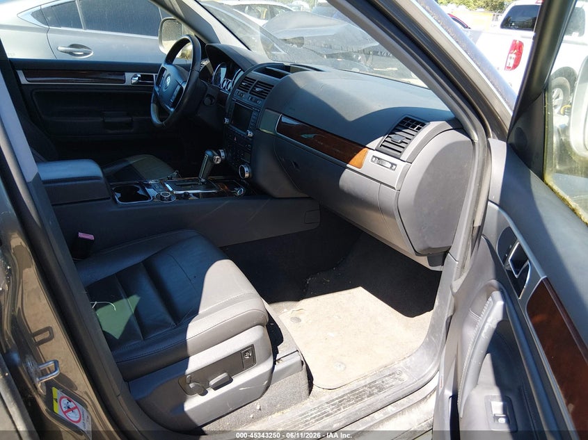 2008 Volkswagen Touareg VIN WVGMB77L18D038664 IAAI salvage auction — NORMAL WEAR, Clear (Washington), sold $425 on 2026-07-15 (photo 5)
