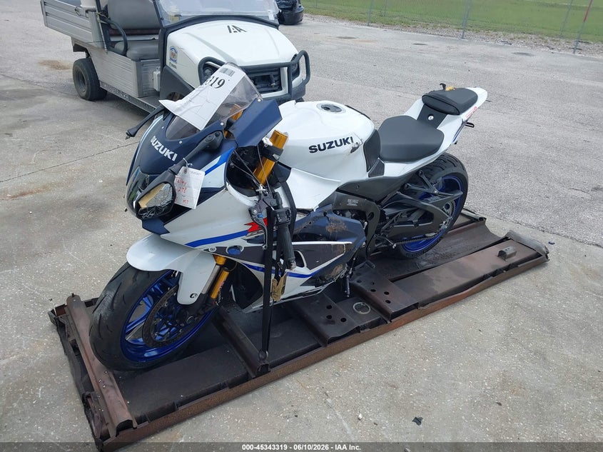 2023 Suzuki Gsx VIN JS1DM11M4P7100126 IAAI salvage auction — LEFT & RIGHT, Rebuildable (Florida), sold $7,750 on 2026-07-07 (photo 2)