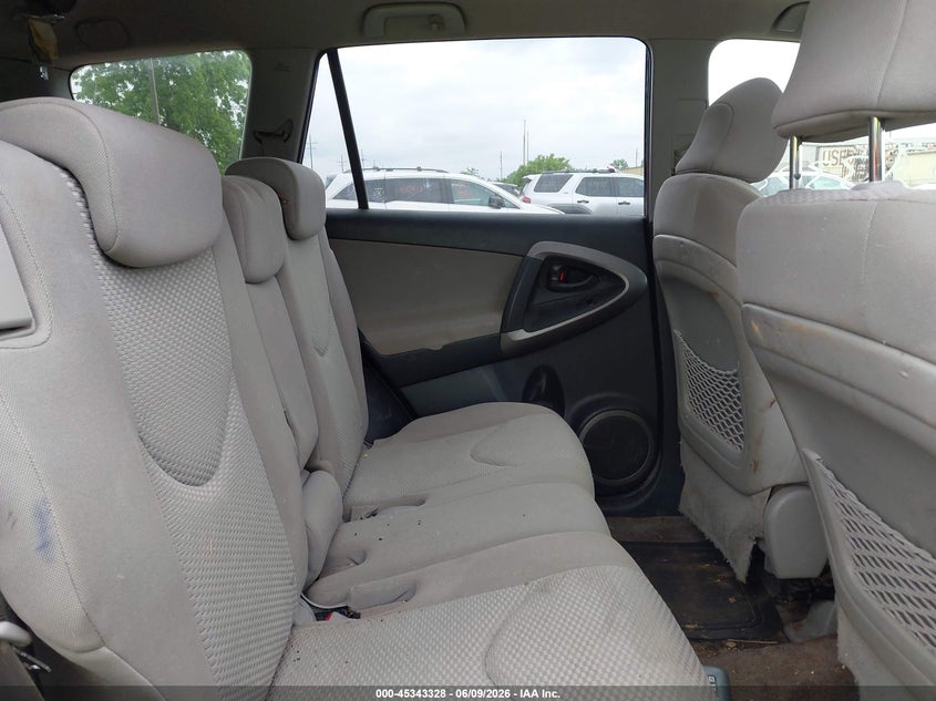 2007 Toyota Rav 4 VIN JTMBD31V676042673 IAAI salvage auction — NORMAL WEAR, Clear (Michigan), sold $825 on 2026-07-23 (photo 8)