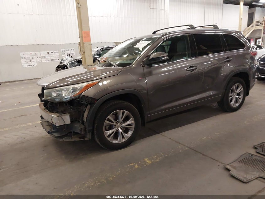 2015 Toyota Highlander VIN 5TDJKRFH8FS158513 IAAI salvage auction — FRONT END, Salvage (Oregon), sold $6,200 on 2026-07-30 (photo 2)