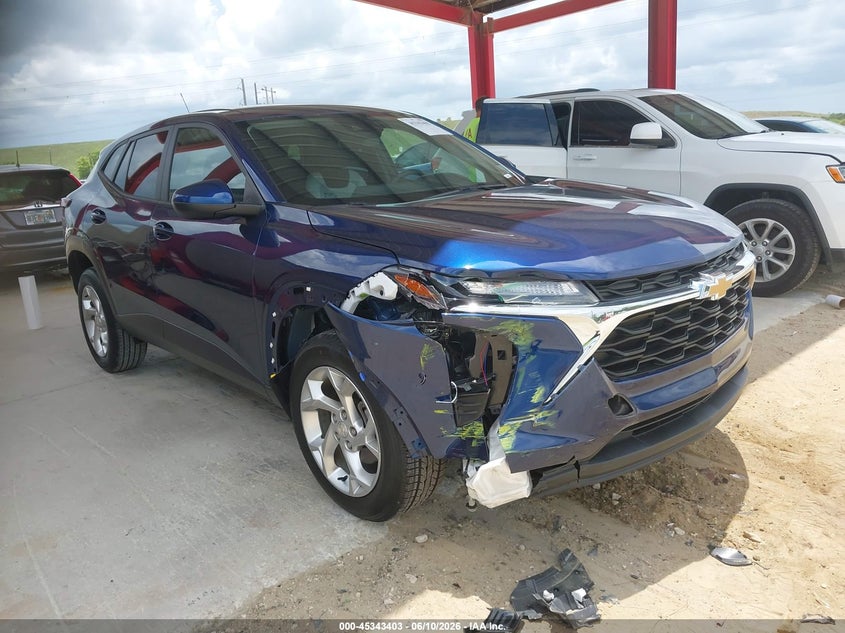 2024 Chevrolet Trax VIN KL77LFE21RC027073 IAAI salvage auction — FRONT END, Rebuildable (Florida), sold $7,300 on 2026-07-07 (photo 1)