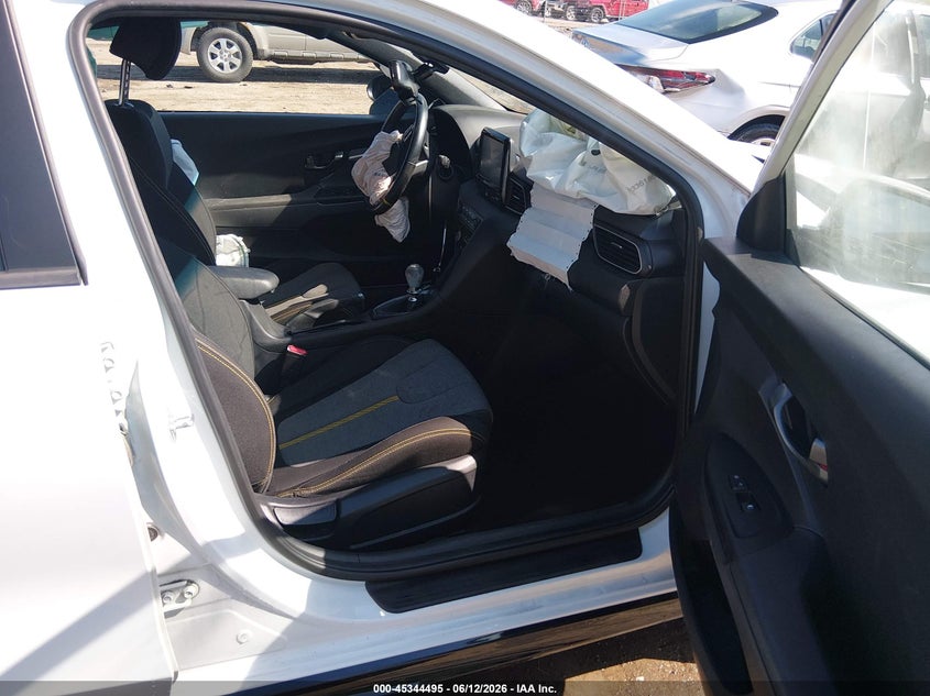 2020 Hyundai Veloster VIN KMHTH6AB3LU023760 IAAI salvage auction — SIDE, Salvage (West Virginia), sold $1,050 on 2026-08-23 (photo 5)