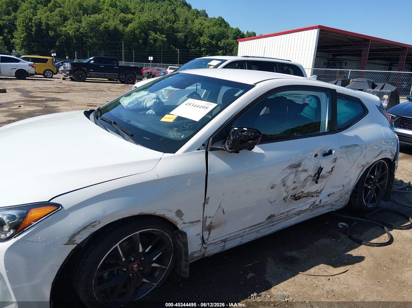 2020 Hyundai Veloster VIN KMHTH6AB3LU023760 IAAI salvage auction — SIDE, Salvage (West Virginia), sold $1,050 on 2026-08-23 (photo 6)
