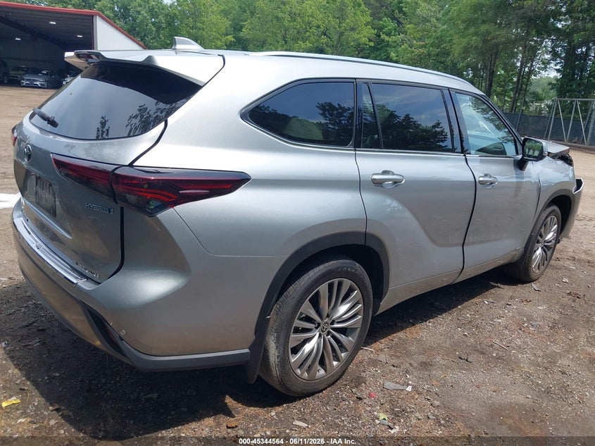 2024 Toyota Highlander VIN 5TDEBRCH4RS607857 IAAI salvage auction — FRONT END, Salvage (Virginia), sold $21,900 on 2026-07-16 (photo 4)
