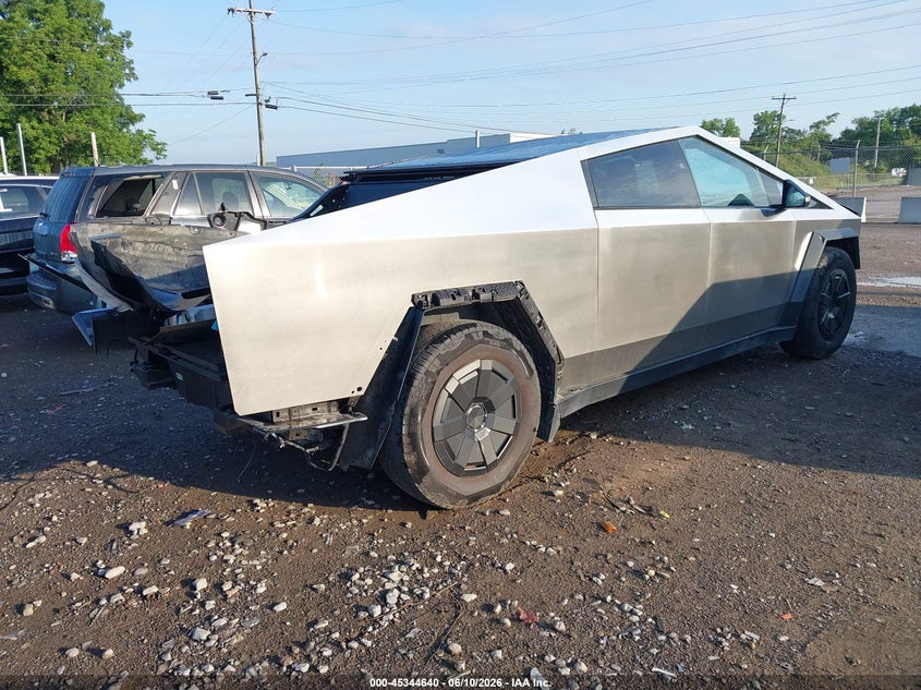 2024 Tesla Cybertruck VIN 7G2CEHED5RA040740 IAAI salvage auction — FRONT & REAR, Salvage (Tennessee), sold $1,550 on 2026-07-30 (photo 4)