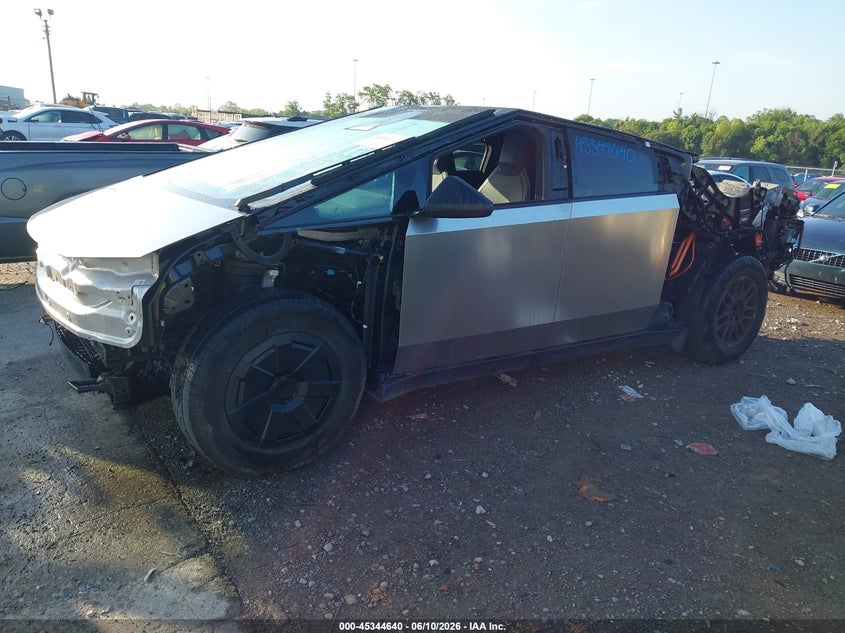 2024 Tesla Cybertruck VIN 7G2CEHED5RA040740 IAAI salvage auction — FRONT & REAR, Salvage (Tennessee), sold $1,550 on 2026-07-30 (photo 6)