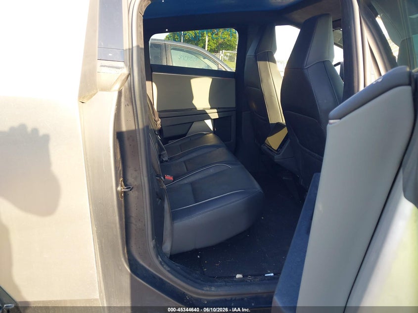 2024 Tesla Cybertruck VIN 7G2CEHED5RA040740 IAAI salvage auction — FRONT & REAR, Salvage (Tennessee), sold $1,550 on 2026-07-30 (photo 8)