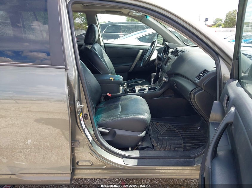 2010 Toyota Highlander VIN 5TDJK3EH6AS014398 IAAI salvage auction — FRONT END, Salvage (Illinois), sold $1,300 on 2026-07-21 (photo 5)