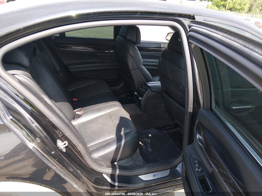 2012 BMW 7 series VIN WBAKA8C50CCY37648 IAAI salvage auction — NORMAL WEAR, Clear (Virginia), sold $1,600 on 2026-07-10 (photo 8)