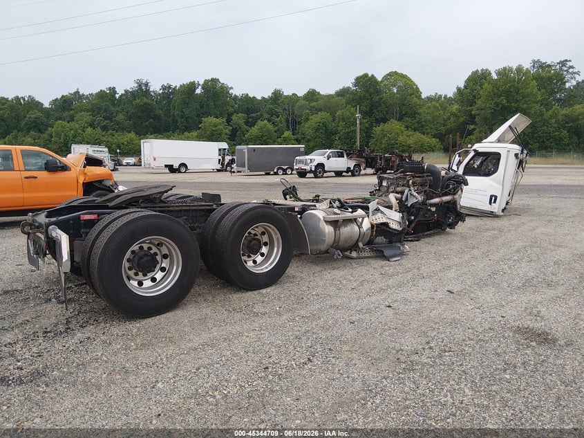 2024 Western star/auto car 57x chassis VIN 3BHJBZDR2RDVG7808 IAAI salvage auction — ALL OVER, Wait Title, sold $5,000 on 2026-10-14 (photo 4)