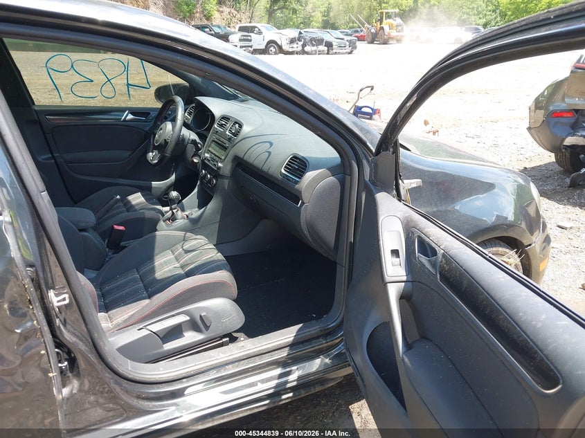 2014 Volkswagen Gti VIN WVWHD7AJ7EW004364 IAAI salvage auction — ROLLOVER, Salvage Title, sold $750 on 2026-08-04 (photo 5)