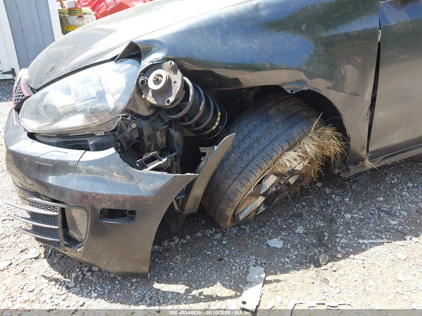 2014 Volkswagen Gti VIN WVWHD7AJ7EW004364 IAAI salvage auction — ROLLOVER, Salvage Title, sold $750 on 2026-08-04 (photo 6)