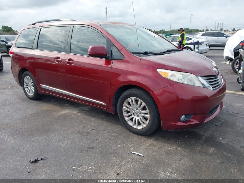 2013 Toyota Sienna VIN 5TDYK3DC8DS377259 IAAI salvage auction — WATER/FLOOD, Rebuildable (Florida), sold $2,000 on 2026-07-23 (photo 1)