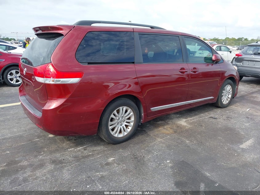 2013 Toyota Sienna VIN 5TDYK3DC8DS377259 IAAI salvage auction — WATER/FLOOD, Rebuildable (Florida), sold $2,000 on 2026-07-23 (photo 4)