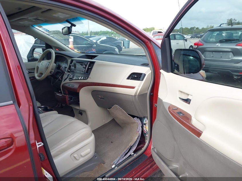 2013 Toyota Sienna VIN 5TDYK3DC8DS377259 IAAI salvage auction — WATER/FLOOD, Rebuildable (Florida), sold $2,000 on 2026-07-23 (photo 5)