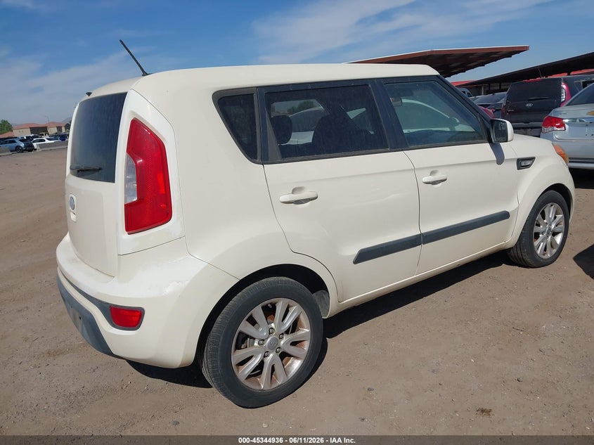 2013 Kia Soul VIN KNDJT2A58D7757548 IAAI salvage auction — NORMAL WEAR, Clear-Dealer Only (Arizona), sold $400 on 2026-07-28 (photo 4)