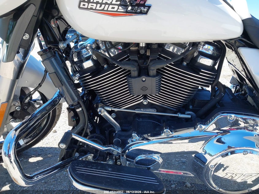 2024 Harley-davidson Street glide VIN 1HD1KB718RB638053 IAAI salvage auction — FRONT END, Salvage (Indiana), sold $12,350 on 2026-08-11 (photo 9)