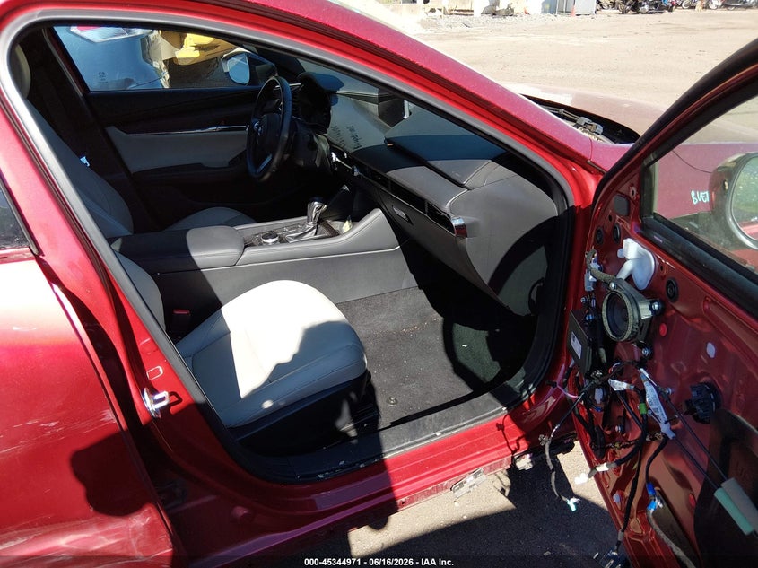 2021 Mazda 3 VIN JM1BPBJY9M1312905 IAAI salvage auction — SIDE, Salvage (Massachusetts), sold $1,250 on 2026-07-28 (photo 5)