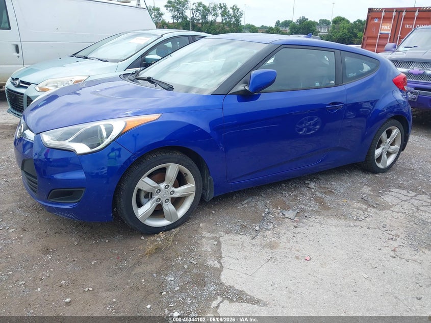 2013 Hyundai Veloster VIN KMHTC6AD2DU126668 IAAI salvage auction — NORMAL WEAR, Clear (Tennessee), sold $575 on 2026-07-23 (photo 2)