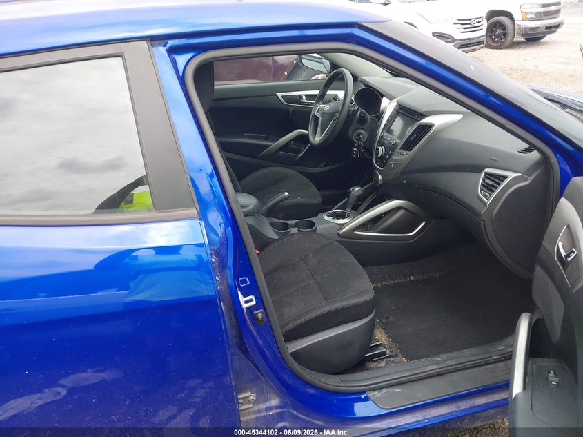 2013 Hyundai Veloster VIN KMHTC6AD2DU126668 IAAI salvage auction — NORMAL WEAR, Clear (Tennessee), sold $575 on 2026-07-23 (photo 5)