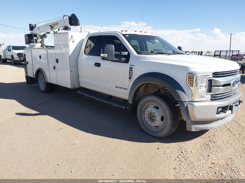 2019 Ford F-550 chassis VIN 1FD0X5HT8KED01849 IAAI salvage auction — REAR END, Clear (New Mexico), sold $40,000 on 2026-07-08 (photo 1)