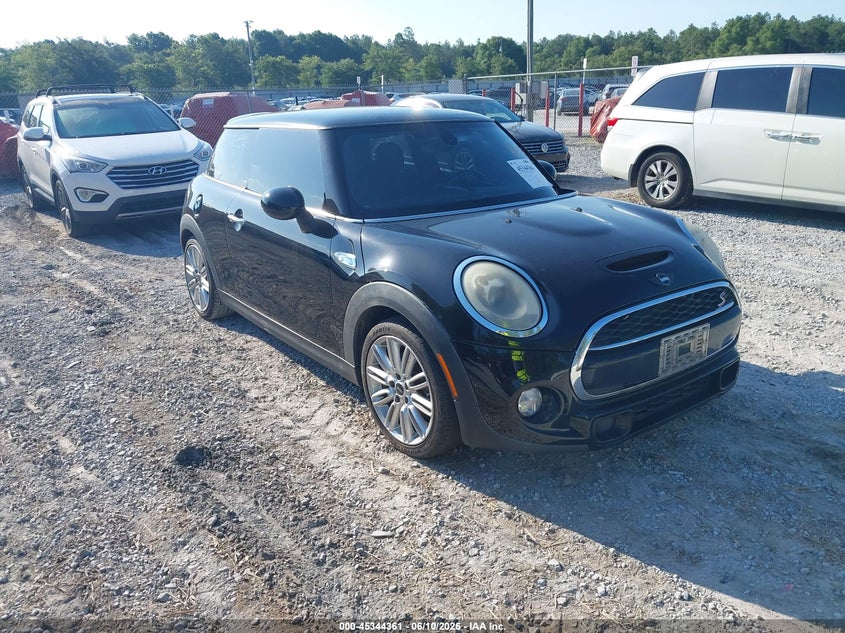 2015 Mini Hard top VIN WMWXP7C55F2A58371 IAAI salvage auction — THEFT, Rebuildable (Florida), sold $25 on 2026-08-05 (photo 1)