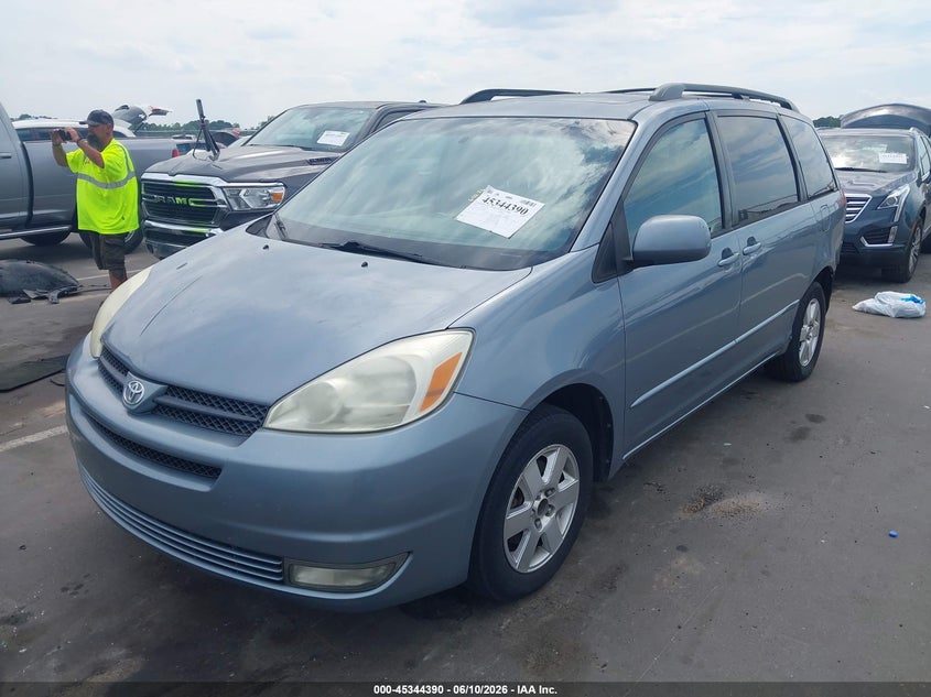 2004 Toyota Sienna VIN 5TDZA22C34S165406 IAAI salvage auction — REAR END, Salvage (North Carolina), sold $1,600 on 2026-07-08 (photo 2)