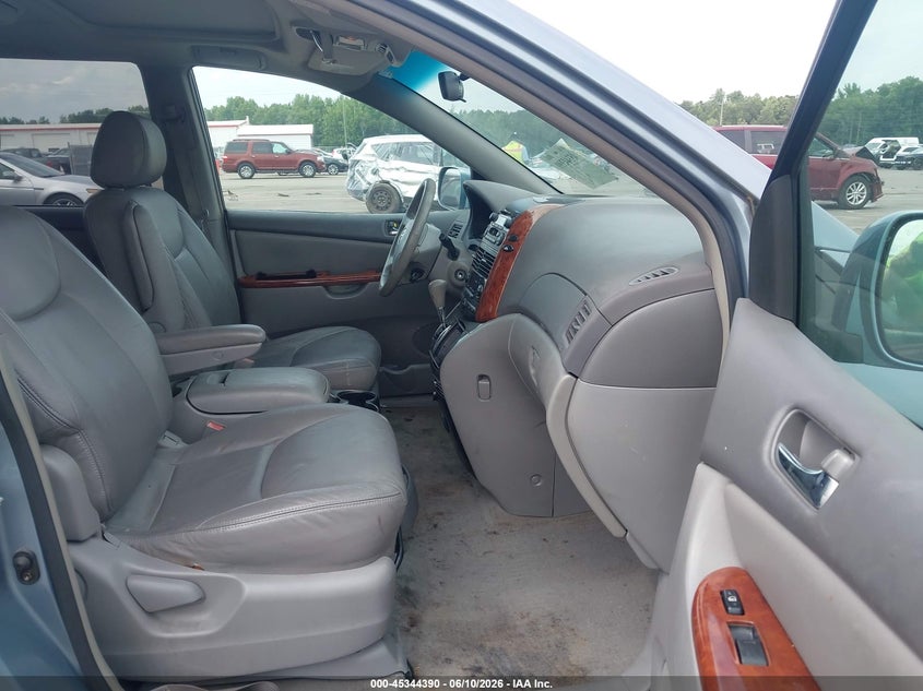 2004 Toyota Sienna VIN 5TDZA22C34S165406 IAAI salvage auction — REAR END, Salvage (North Carolina), sold $1,600 on 2026-07-08 (photo 5)