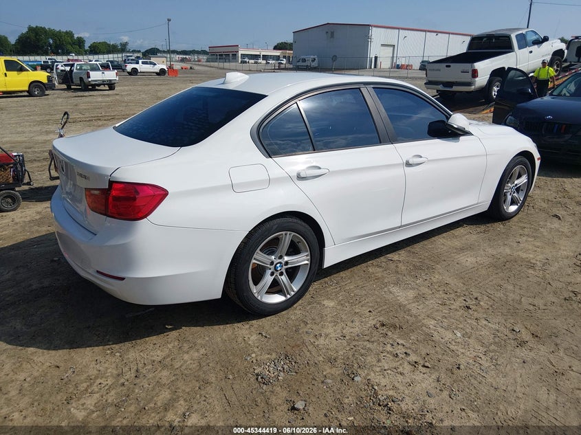 2012 BMW 3er VIN WBA3A5C55CF344114 IAAI salvage auction — UNDERCARRIAGE, Salvage (Georgia), sold $375 on 2026-07-16 (photo 4)