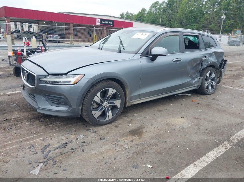 2020 Volvo V60 cross country VIN YV4102WK1L1036980 IAAI salvage auction — REAR END, Salvage (North Carolina), sold $1,500 on 2026-07-30 (photo 2)