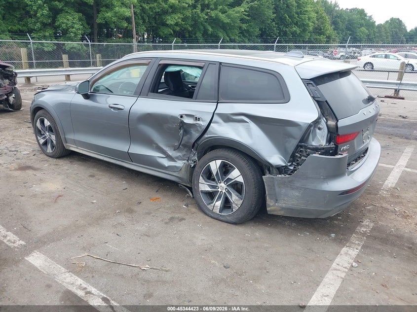 2020 Volvo V60 cross country VIN YV4102WK1L1036980 IAAI salvage auction — REAR END, Salvage (North Carolina), sold $1,500 on 2026-07-30 (photo 3)
