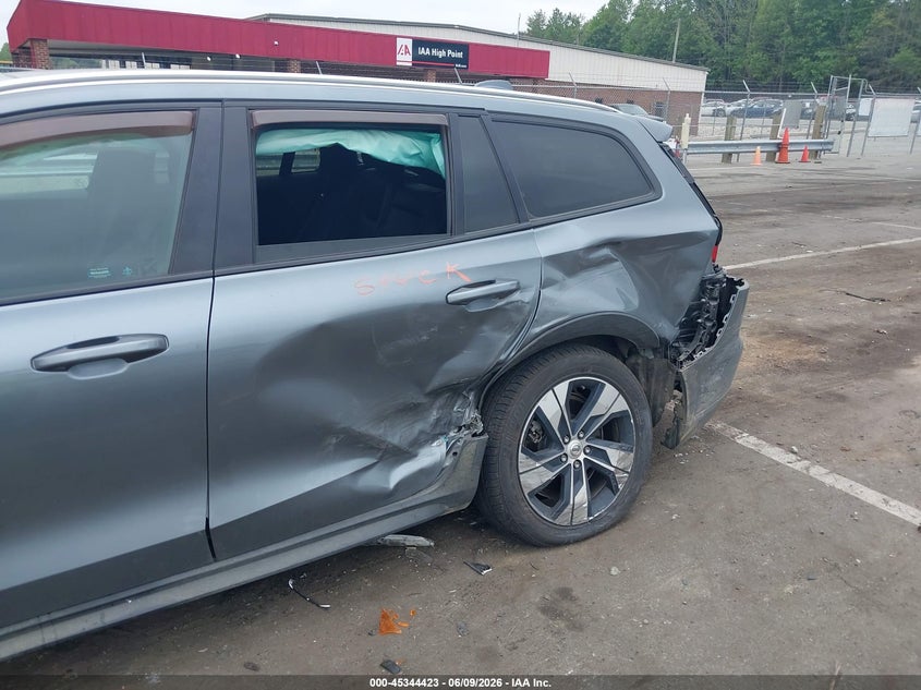 2020 Volvo V60 cross country VIN YV4102WK1L1036980 IAAI salvage auction — REAR END, Salvage (North Carolina), sold $1,500 on 2026-07-30 (photo 6)