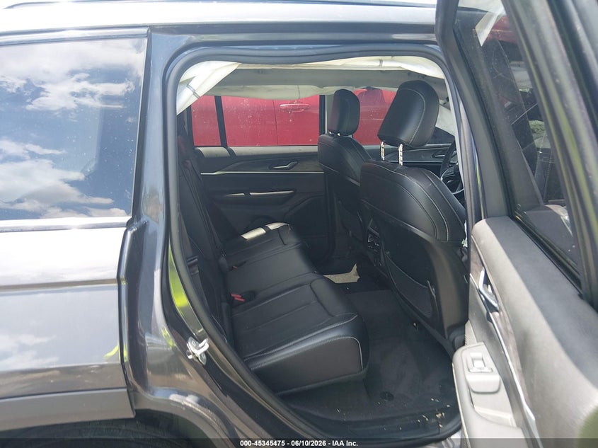 2023 Jeep Grand cherokee VIN 1C4RJGBG7PC663517 IAAI salvage auction — ROLLOVER, Salvage Title, sold $2,650 on 2026-08-27 (photo 8)