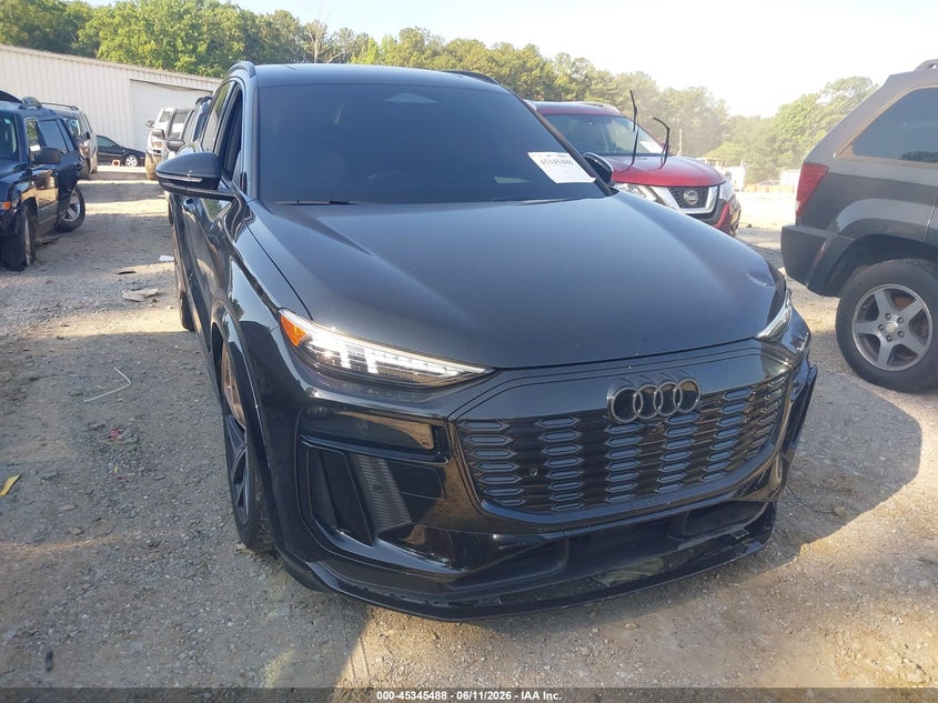 2025 Audi Sq8 VIN WA125BGF5SA024172 — IAAI salvage auction photo